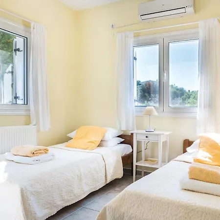 Villa Sleeps 12 Air Con Wifi